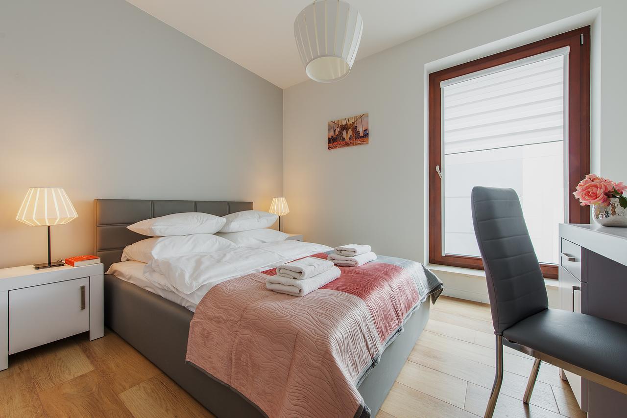 P&O Serviced Apartments Solec Warszawa Exteriör bild