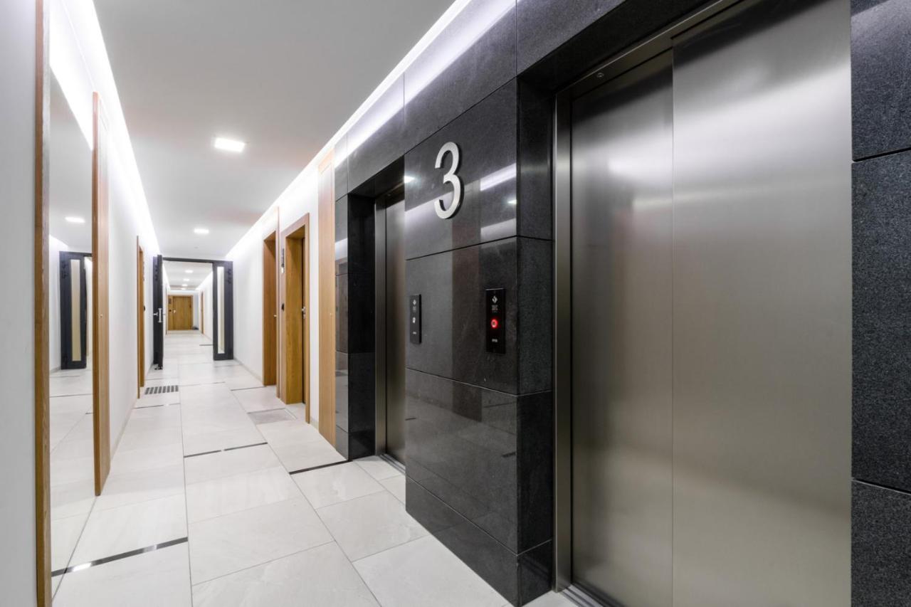 P&O Serviced Apartments Solec Warszawa Exteriör bild