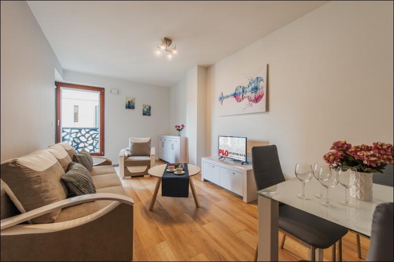 P&O Serviced Apartments Solec Warszawa Exteriör bild