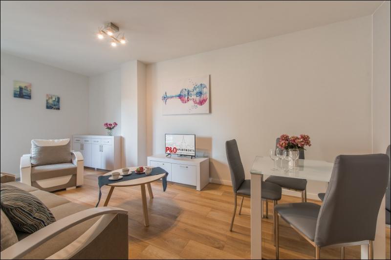 P&O Serviced Apartments Solec Warszawa Exteriör bild